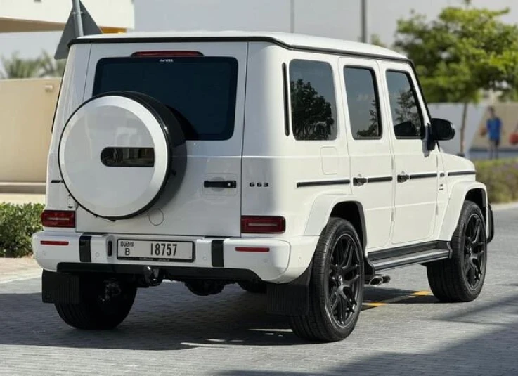 مرسيدس بنز إيه إم جي G63 دبل نايت باكج 2022 - undefined